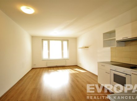 Pronájem bytu, 1+kk, 37 m²