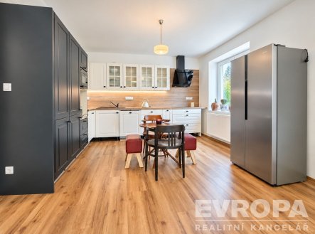 Pronájem bytu, 3+kk, 110 m²