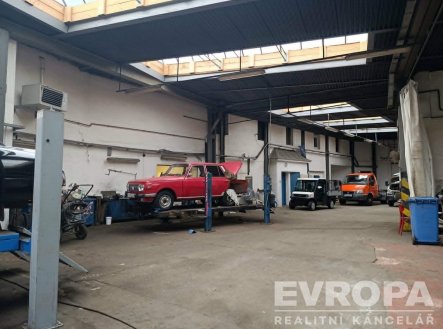 Pronájem komerčního objektu, průmyslový areál, 650 m²