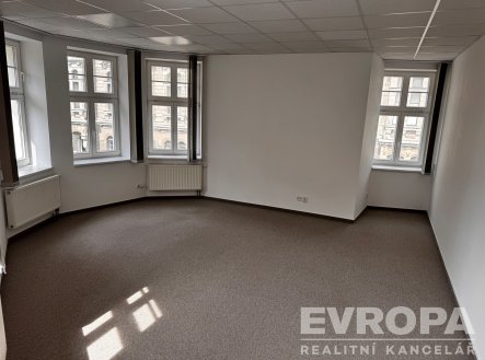 Pronájem kanceláře, 140 m²