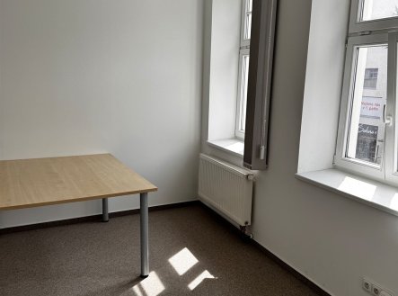 Pronájem kanceláře, 140 m²