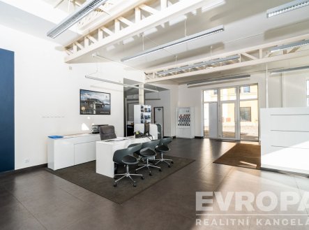 Prodej komerčního objektu, průmyslový areál, 1 408 m²