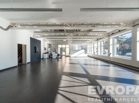 Prodej komerčního objektu, průmyslový areál, 1 408 m²