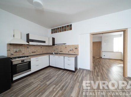Prodej komerčního objektu, průmyslový areál, 1 408 m²