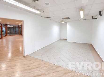 Pronájem obchodní prostory, 132 m²