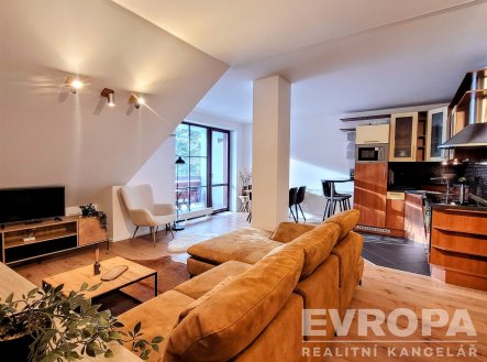 Pronájem bytu, 2+kk, 84 m²