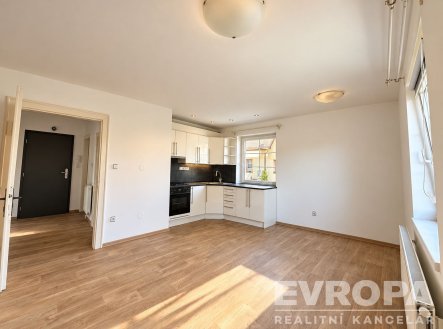 Pronájem bytu, 3+kk, 64 m²
