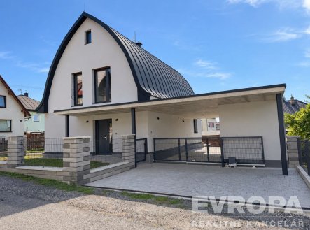 Pronájem domu/vily, 165 m² obrázek