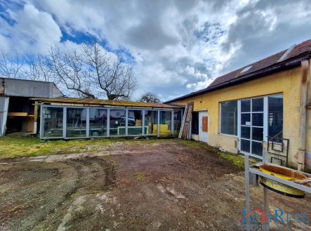 Prodej výrobní prostory, 1 980 m²