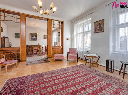 Prodej nájemního domu, 909 m²