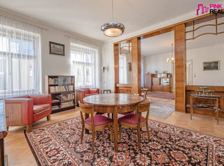 Prodej nájemního domu, 909 m²