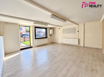Pronájem skladu, 56 m²