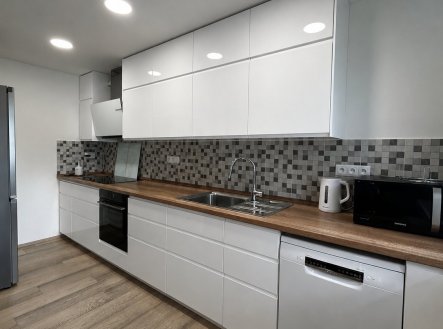 Pronájem bytu, 3+kk, 80 m²