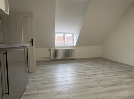 Pronájem bytu, 1+kk, 32 m²