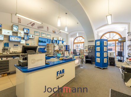 Pronájem obchodní prostory, 746 m²