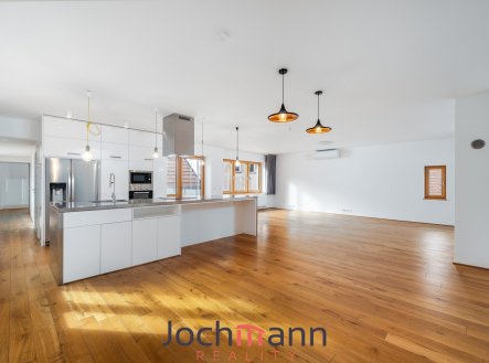 Pronájem obchodní prostory, 746 m²