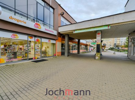 Pronájem obchodní prostory, 340 m²