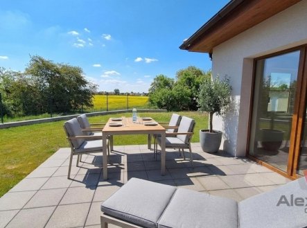 terasa | Pronájem - dům/vila, 158 m²