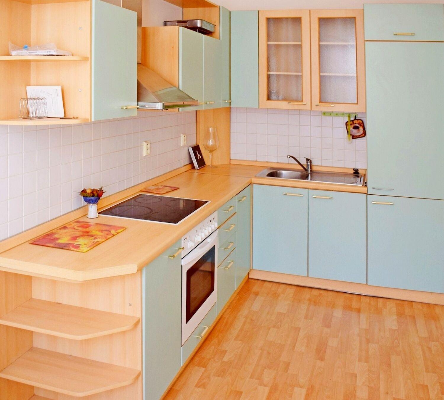 Prostorný 1+1 s balkonem 66 m2 u metra Flora, Praha 3