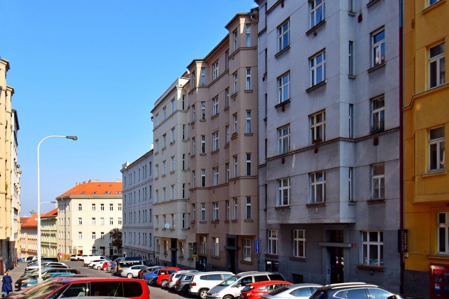Ideální bydlení pro studenty u metra náměstí Jiřího z Poděbrad, Praha 3