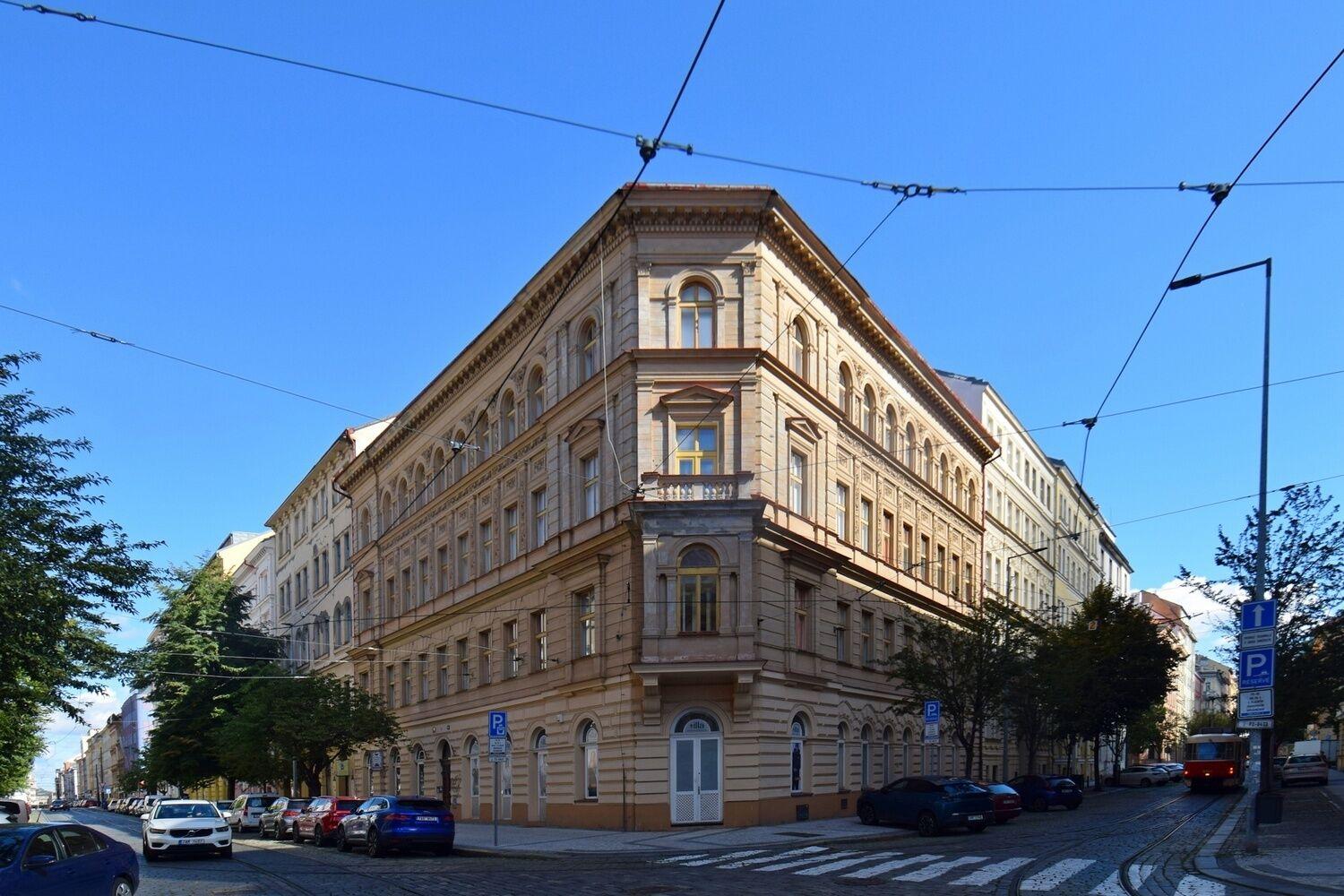 Prostorný 3+1 s balkonem, 96 m2, Praha 2 Vinohrady
