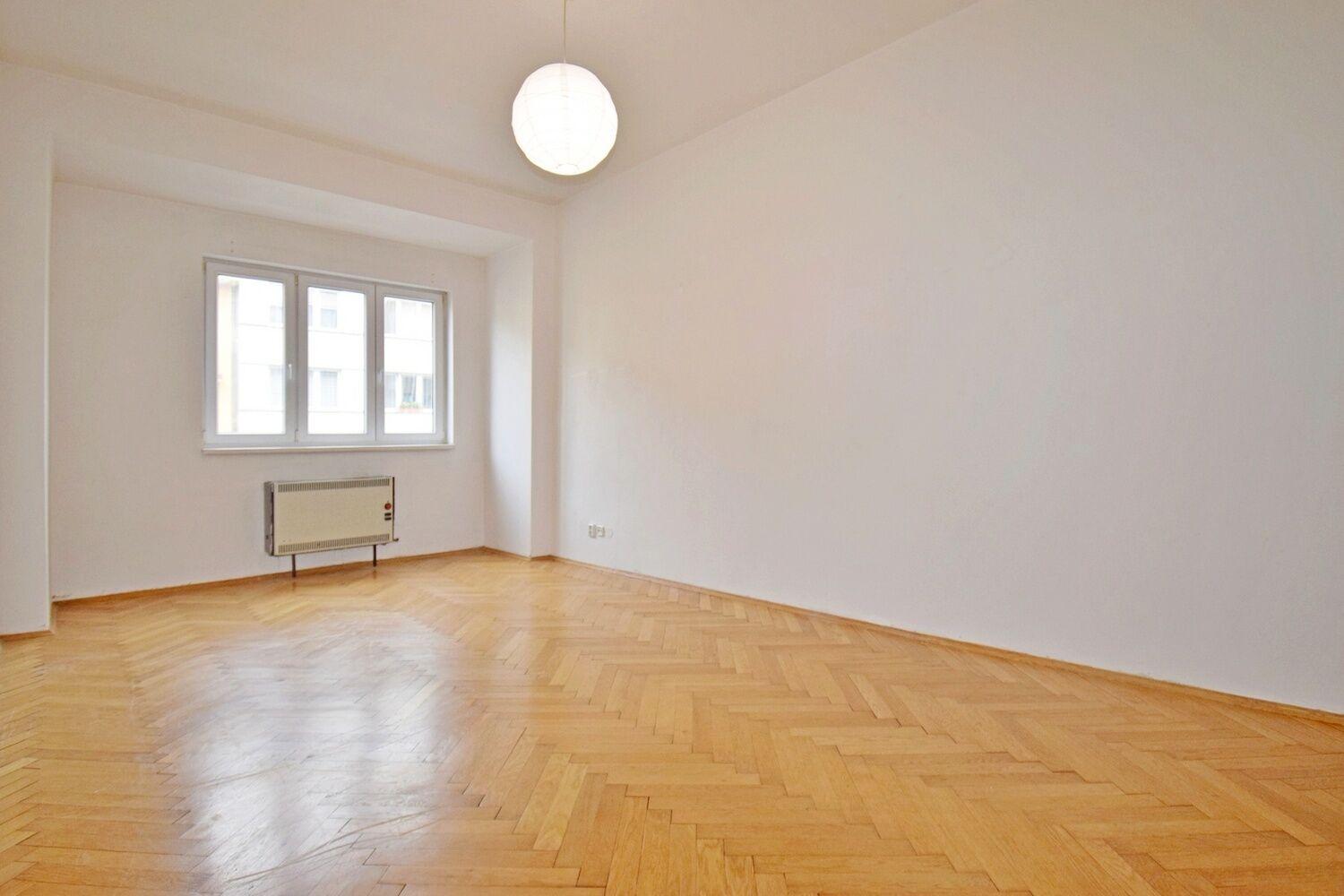 Cihlový 2+kk, 50 m2 u parku Jezerka, Praha 4 – Michle