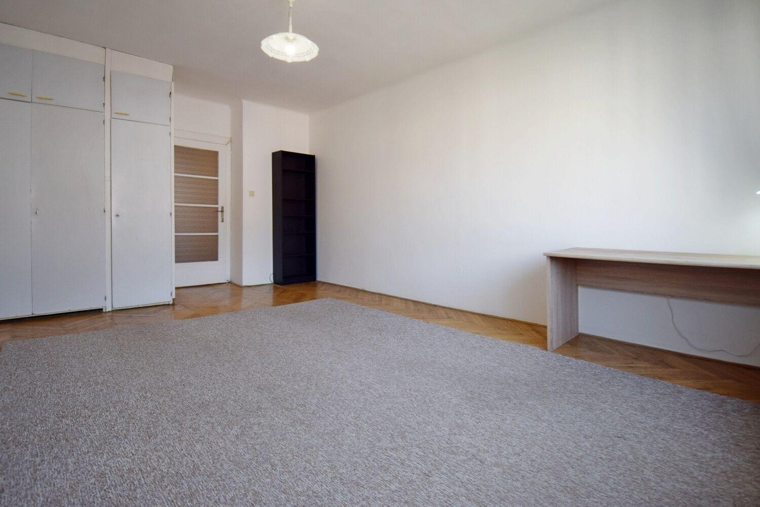 Prostorný 1+kk 35 m2, Praha 2 Vinohrady