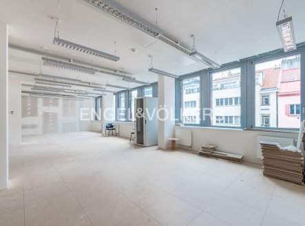 Pronájem kanceláře, 208 m²