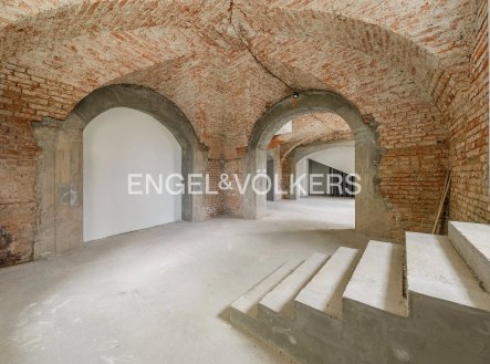 Pronájem obchodní prostory, 269 m²
