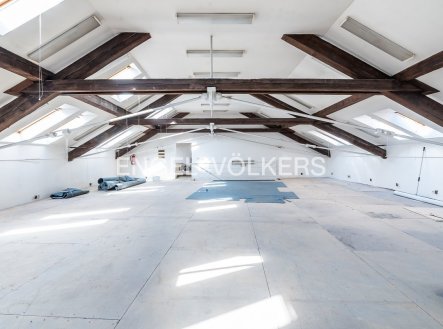 Pronájem kanceláře, 287 m²