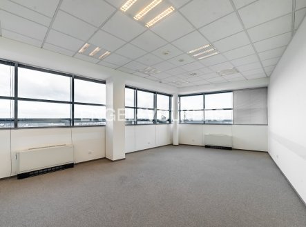 Pronájem kanceláře, 504 m²