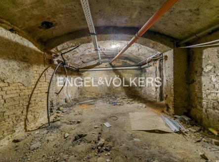 Pronájem komerčního objektu, sklad, 281 m²