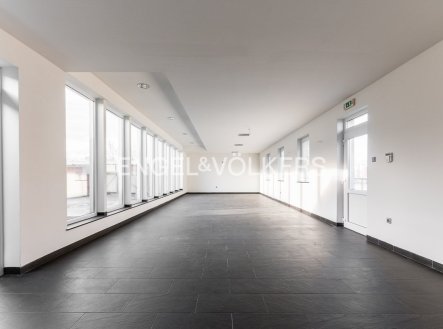 Pronájem kanceláře, 184 m²