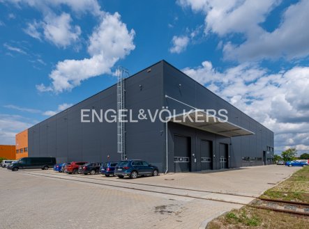 Pronájem komerčního objektu, sklad, 2 600 m²