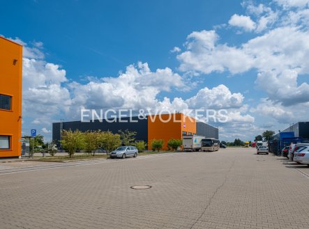 Pronájem komerčního objektu, sklad, 1 080 m²