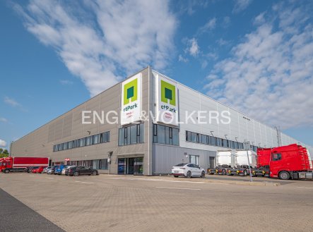 Pronájem komerčního objektu, sklad, 300 000 m²