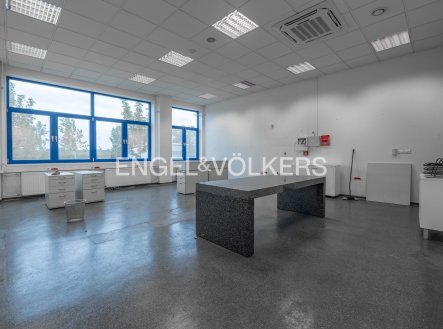 Pronájem komerčního objektu, sklad, 470 m²