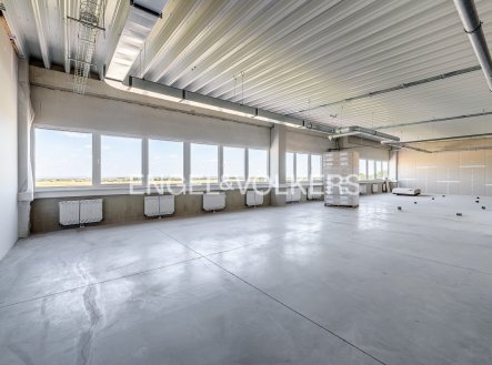 Pronájem komerčního objektu, jiný, 5 000 m²