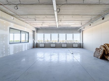 Pronájem komerčního objektu, jiný, 5 000 m²