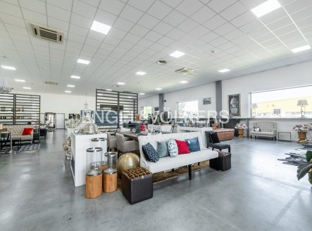 Pronájem obchodní prostory, 397 m²