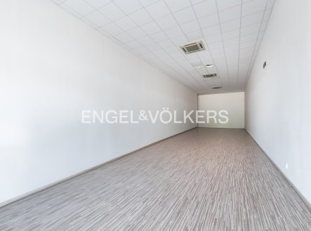 Pronájem obchodní prostory, 142 m²