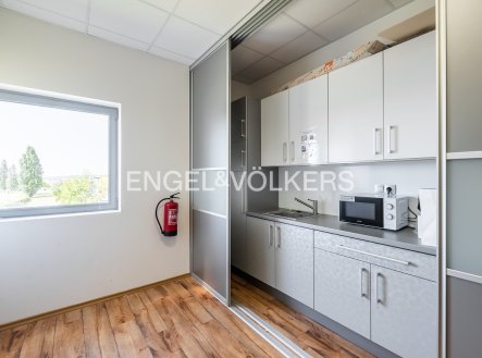 Pronájem obchodní prostory, 491 m²