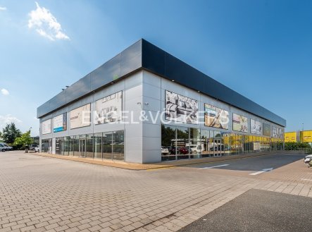 Pronájem obchodní prostory, 268 m²