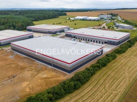 Pronájem komerčního objektu, sklad, 63 500 m²