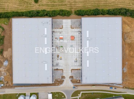 Pronájem komerčního objektu, sklad, 63 500 m²