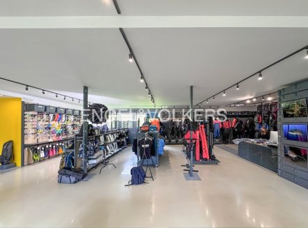Pronájem obchodní prostory, 266 m²