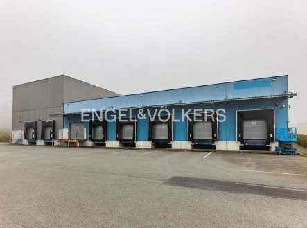 Pronájem komerčního objektu, sklad, 3 527 m²