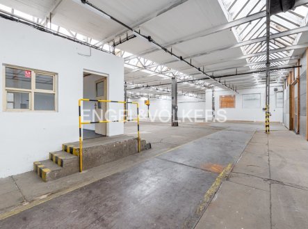 Pronájem komerčního objektu, sklad, 1 195 m²