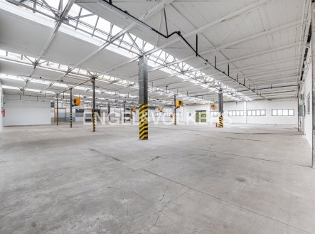 Pronájem komerčního objektu, sklad, 1 195 m²