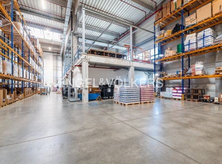 Pronájem komerčního objektu, sklad, 2 000 m²